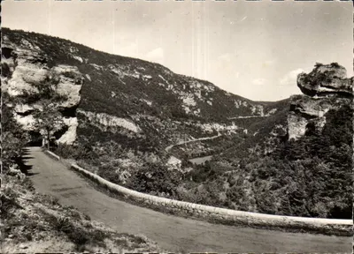 Gorges do Tarn — Na Estrada do Ponto Sublime (próximo à Canourge) — Le Sabot, o Túnel de Maleyre e a Estrada de Sainte-Enimie — Editor FLOR, n° 9778