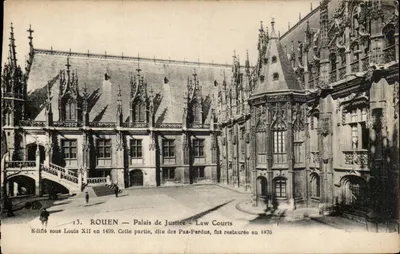 Rouen — Palácio de Justiça — Law Courts — construído sob Luís XII em 1499, parte dos Pas-Perdus restaurada em 1876