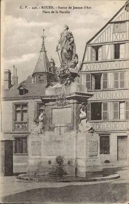Rouen - Estátua de Joana d'Arc - Praça da Donzela