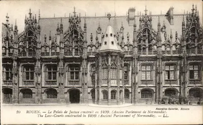 Rouen — O Palácio de Justiça construído em 1409. (Antigo Parlamento da Normandia) — Novas Galerias, Rouen