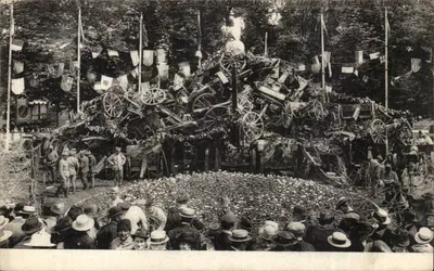 Celebração militar — Monumento aos veículos de guerra — Editor: Lévy Fils & Cie, Paris