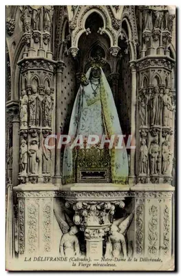 La Délivrande (Calvados) — Nossa Senhora da Délivrande, a Virgem Milagrosa. — Foto T. Piron