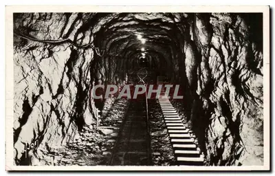 Túnel do funicular — Gruta das Moças — Edições de Arte