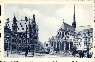 Place Foch e Igreja de São Pedro — Louvain — Editor Neis