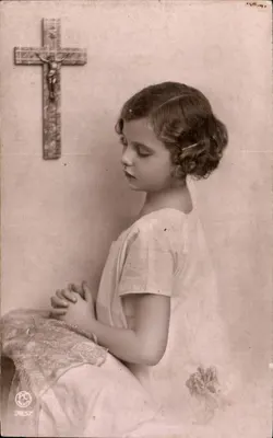Girl in Prayer — Crucifix on the Wall — P-C Paris n°3857