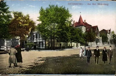 Duisburg - An der Monning — visão da praça com edifícios e pedestres