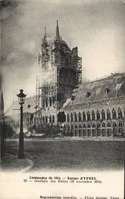 Ruínas de Ypres — Incêndio das Halles (22 novembro 1914) — Foto Antony, Ypres.