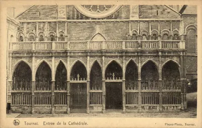 Tournai. Entrada da Catedral — Phono-Photo, Tournai