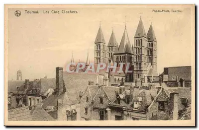 Tournai. Os Cinco Sinos. — Foto da catedral vista dos telhados — editor Phono-Photo, Tournai.