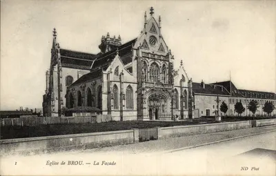 Igreja de BROU — A Fachada — ND Phot