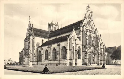 Igreja de Brou (Ain) — vista geral — Serv. Commercial Monumental Historique, Paris