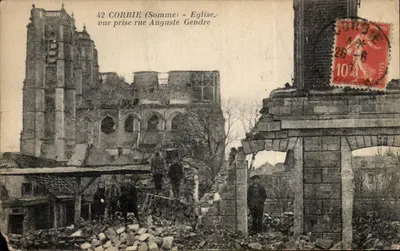 Corbie (Somme) - Igreja, vista tirada na rue Auguste Gendre