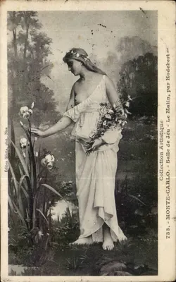 Mulher em vestido antigo tocando íris — Coleção Artística — Edição Giletta, fot. Nice, n°733