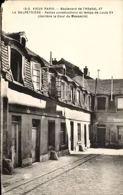 A Salpêtrière — Boulevards de l'Hôpital, 47 — Pequenas construções do tempo de Luís XV (atrás da Cour du Massacre)