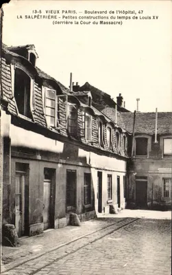 La Salpêtrière — Pequenas construções do tempo de Luís XV (atrás da Cour du Massacre) — Boulev. de l'Hôpital, 47 — Velho Paris