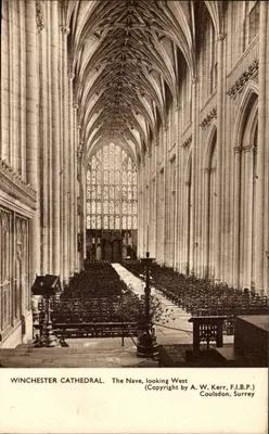 Catedral de Winchester — A Nave, olhando para o Oeste — Copyright by A. W. Kerr, F.I.B.P., Coulsdon, Surrey