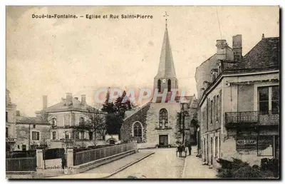 Doué-la-Fontaine — Igreja e Rua Saint-Pierre — Paris-Éligant