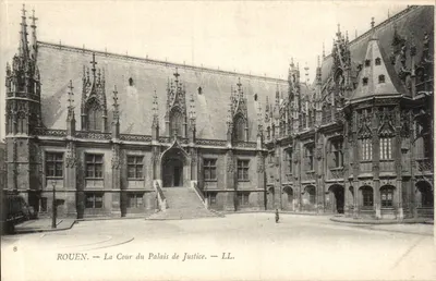 Rouen — A Cour do Palácio de Justiça — LL.