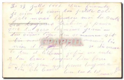 Criança vestindo traje de marinheiro segurando um grande buquê de flores — Verso