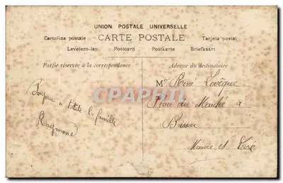 Menina com chapéu de pele — segurando um buquê de flores rosas — editor não visível — Verso