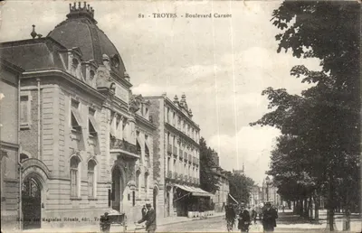 Troyes - Boulevard Carnot — Maison des Magasins Réunis, édit. Troyes, n°82
