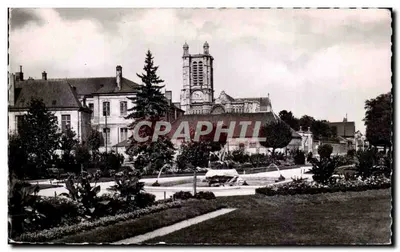 Troyes — Jardin de la Préfecture — Éditions du Globe, Paris