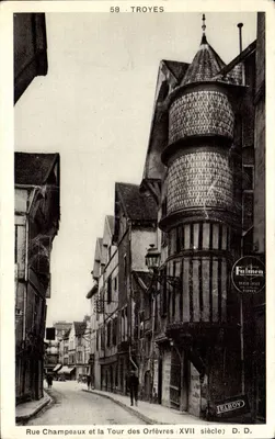 Troyes CPA Rue Champeaux et la tour des orfevres 17eme