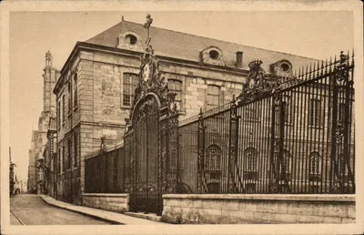 Troyes — Grilles de l'Hôtel-Dieu — Imprimé en France