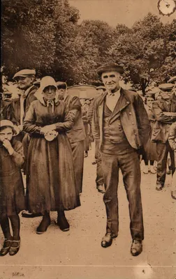 Trajes da Vendée — Velhas donas de casa no Pays de Monts — Éditions Artistiques Raymond Bergeron
