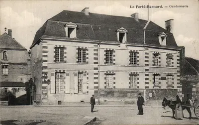 Bilhete postal antigo La ferte Bernard Gendarmerie
