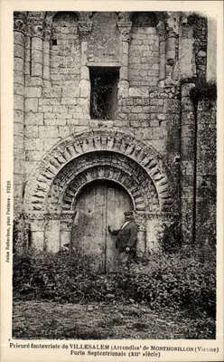 Prieuré fontevriste de Villesalem — Porta septentrional do século XII — Jules Robuchon, fot. Poitiers, n° 12428