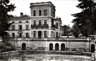 Chasseneuil-d'Poitou — O Castelo — Foto A. Pinaud