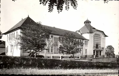 La Roche-Posay (Vienne) — Estabelecimento Termal — Edição MEGMAN