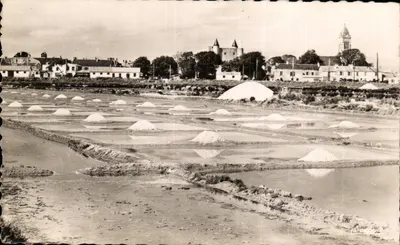Os Marais salants perto do porto — Noirmoutier — Edição André La Cigoane