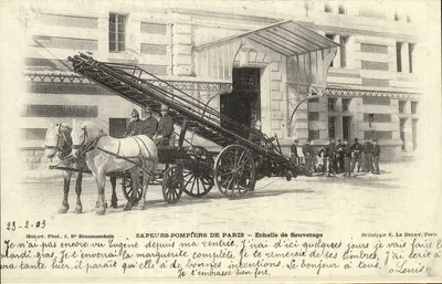 REPRODUÇÃO Sapeurs Pompiers de Paris Echelle de sauvetage