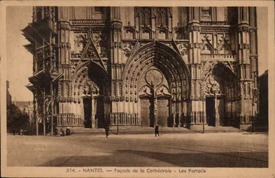 NANTES — Fachada da Catedral — Os Portais — Edição La Cigogne, n° 374