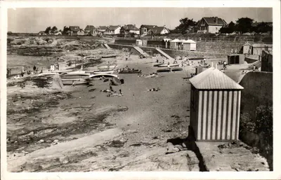 Préfailles - A Grande Praia — vista da praia com cabines e barcos — editor desconhecido, n° 5