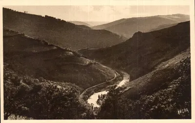 As Gorges do Agout perto de Lacrouzette — Tarn — LB SIDOBRE