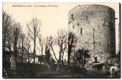 Dourdan (S.-et-O.) - Vista interior do Castelo — Éd. Plaissez, Mourrain - Cl. Marzé