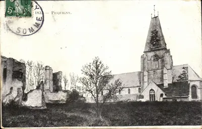 Igreja e ruínas em Picquigny — Somme — editor desconhecido, número de série não visível