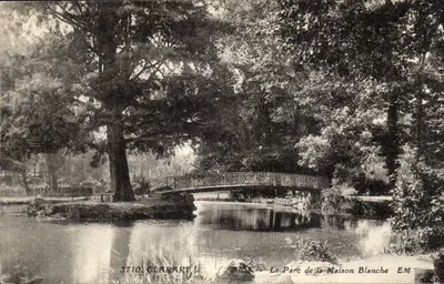 O Parque da Maison Blanche — Ponte sobre lago — Editor E.M., n° 3710