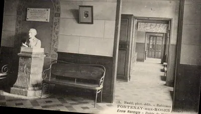 Fontenay-aux-Roses — Busto de Félix Pecault na escola normal — fot.édit. Robinson