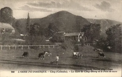 Clécy (Calvados) — A Estação de Clécy-Bourg e o Pain de sucre — Cliche Destine aine - Caen