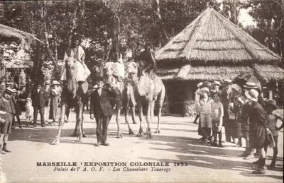 Marseille - Exposition Coloniale 1922 - Palais de l'A.O.F. - Les Chameliers Touaregs