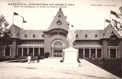 Marseille - Exposition Coloniale 1922 - Palais de Madagascar et Statue du Général Galliéni — Richard, Architecte