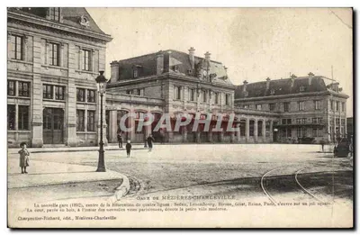 Estação de Mézières-Charleville — A nova estação (1892), centro da bifurcação de quatro linhas: Sedan, Luxemburgo, Hirson, Reims, Paris, abre-se para um lindo pátio. — Charpentier-Richard, editor, Mézières-Charleville