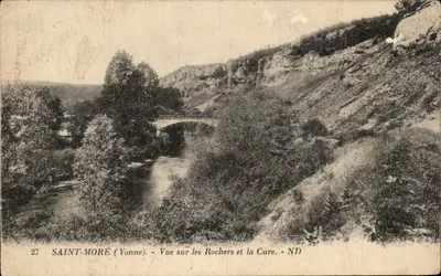 Saint-Moré (Yonne) — Vista sobre os Rochos e a Cure — ND