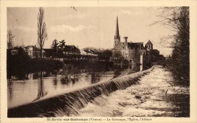 St-Savin-sur-Gartempe (Vienne) — A Gartempe, a Igreja, a Abadia