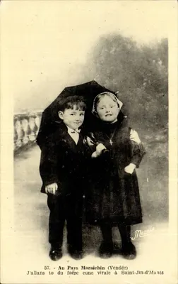 Twee kinderen onder een paraplu — Au Pays Maraichin (Vendée) — J. Nozats, Nancis