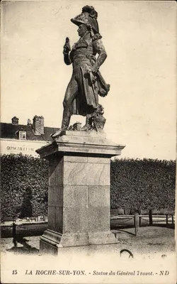 La Roche-sur-Yon — Estátua do Geral Travot — Quincailleph